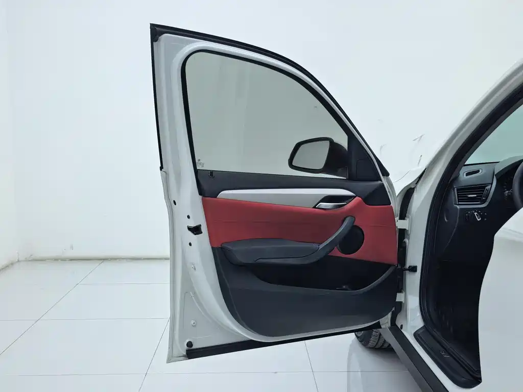 BMW X1 2015 — фото 17