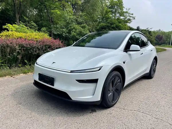 Tesla Model Y 2026