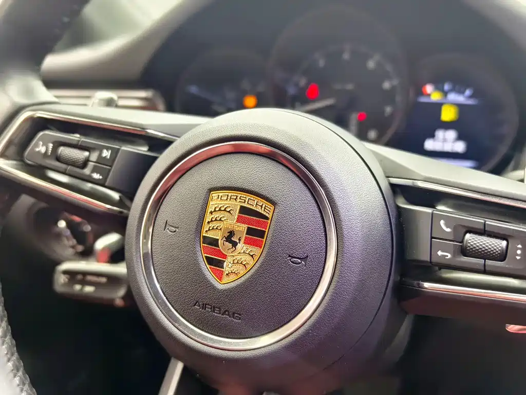 Porsche Macan 2025 — фото 7