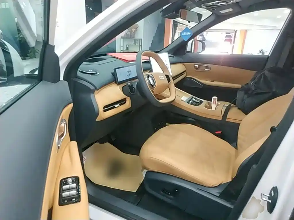 Geely Galaxy Starship 7 2025 — фото 16