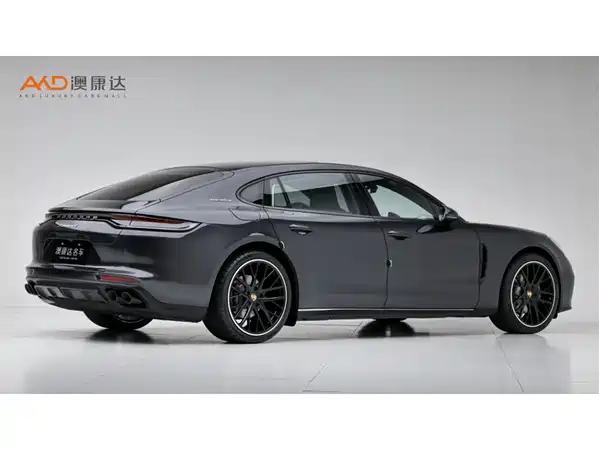 Porsche Panamera 2022