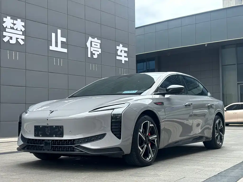 Hongqi EH7 2024