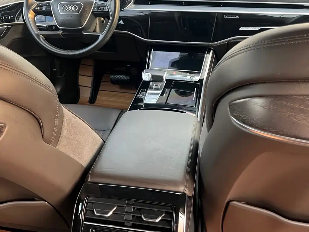 Audi A8 2020 — фото 34
