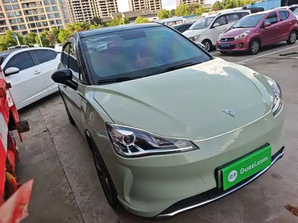 Neta V 2022