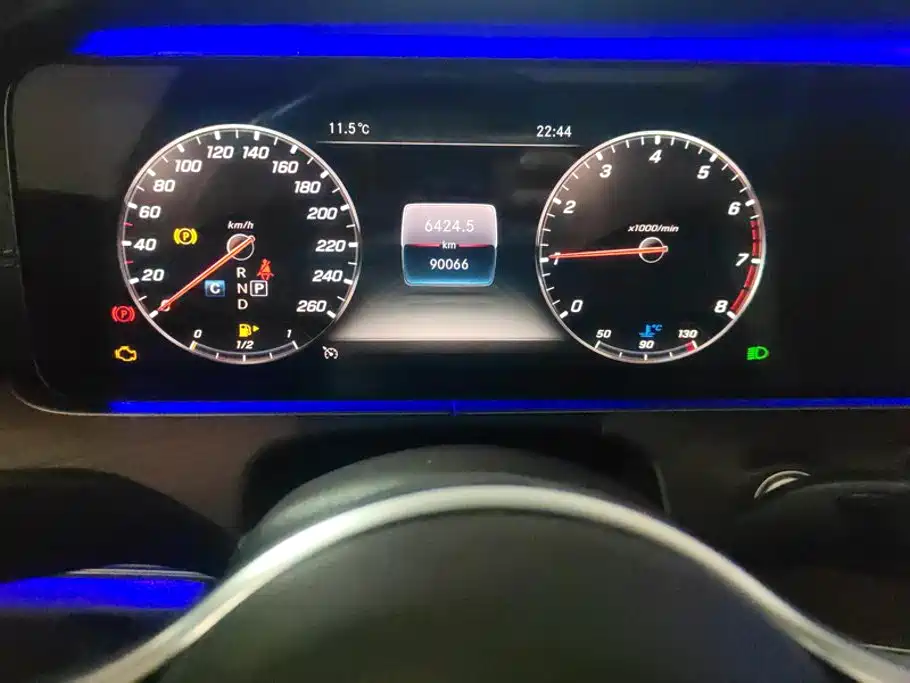 Mercedes-Benz E-Class 2020 — фото 14
