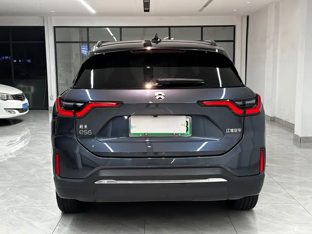 NIO ES6 2021