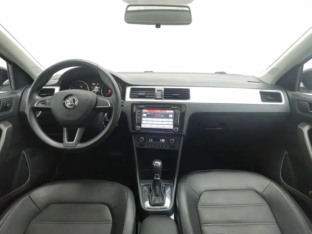 Skoda Rapid Spaceback 2015 — фото 5
