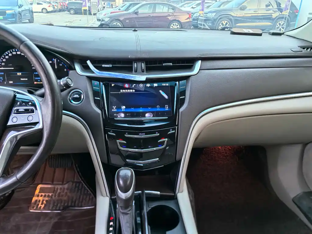 Cadillac XTS 2016 — фото 15