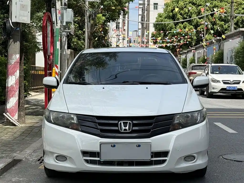 Honda City Classic 2010 — фото 2