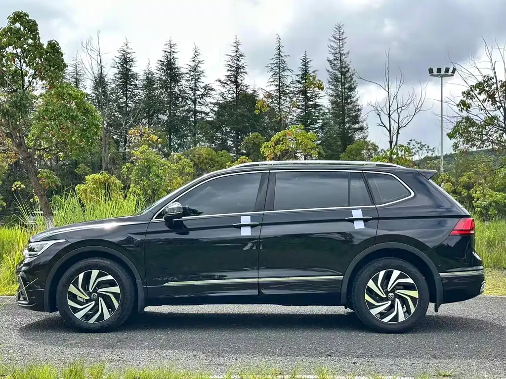 Volkswagen Tiguan L 2024 — фото 31