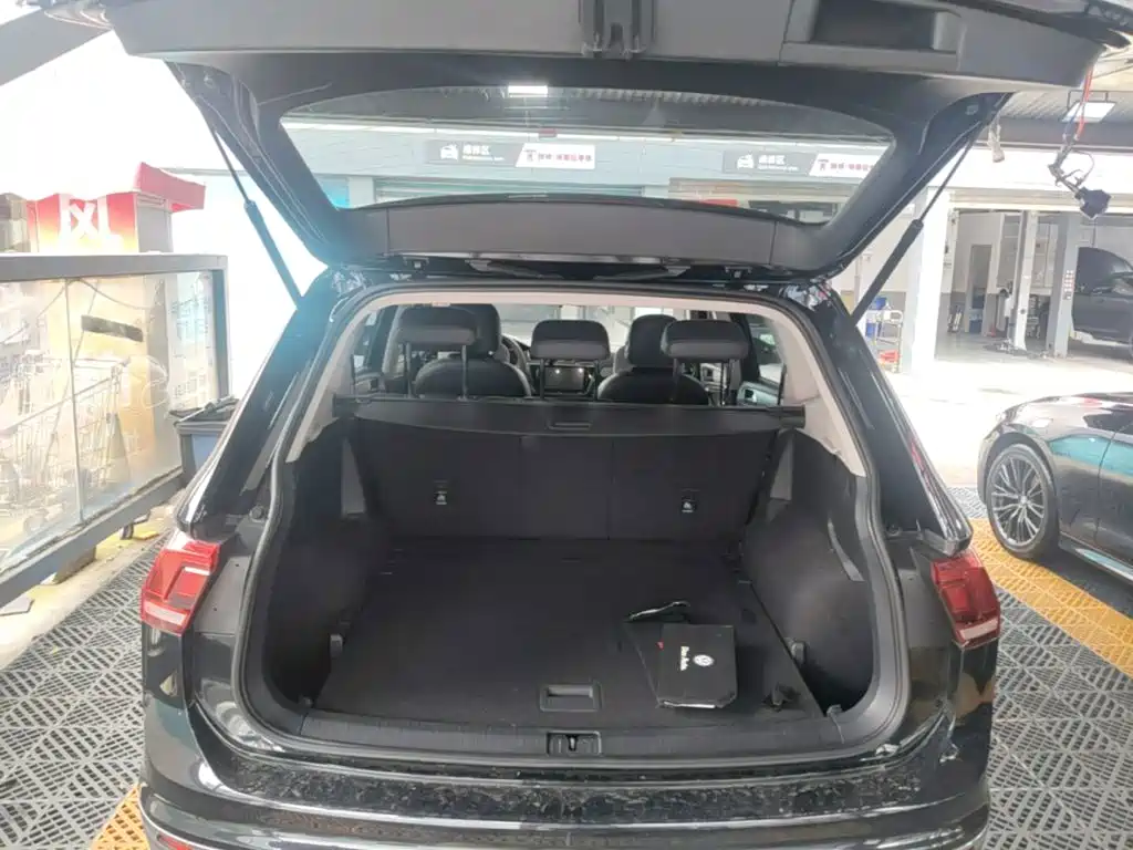 Volkswagen Tiguan L 2021 — фото 15