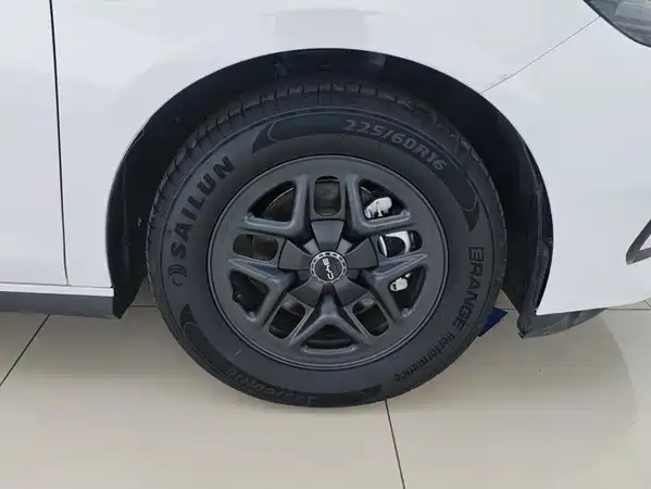 BYD Seal 05 DM-i 2025