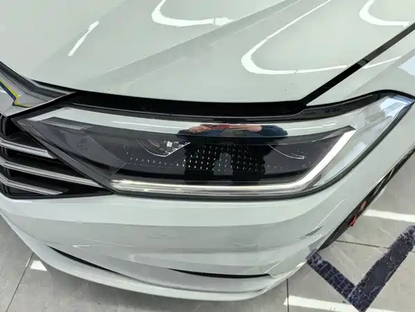 Volkswagen Sagitar 2021