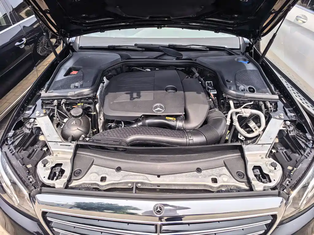 Mercedes-Benz E-Class 2019 — фото 14