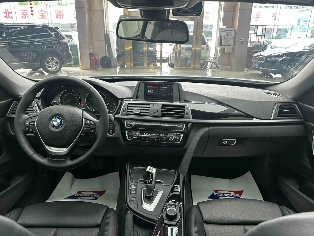 BMW 3 Series GT 2018 — фото 10