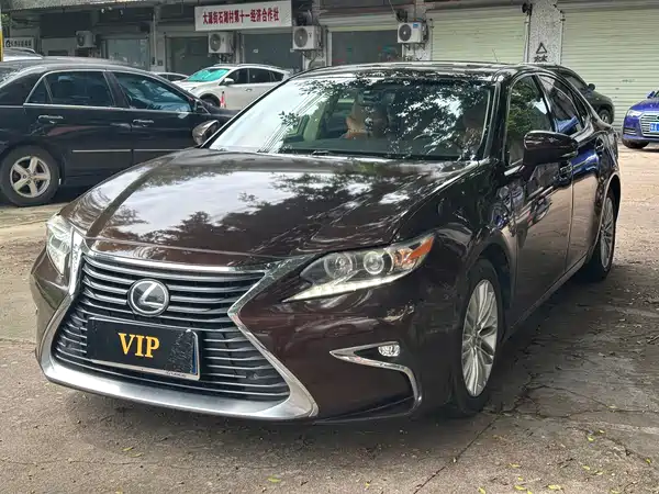 Lexus ES 2018
