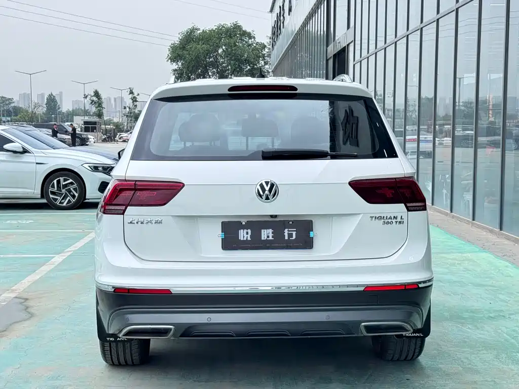 Volkswagen Tiguan L 2018 — фото 6