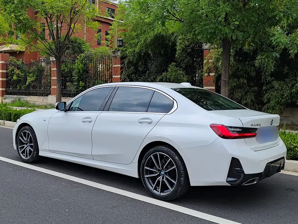 BMW 3 Series 2023 — фото 14