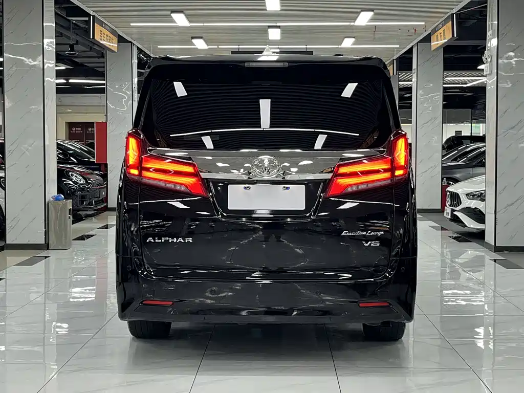 Toyota Alphard 2016 — фото 4