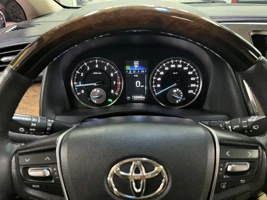 Toyota Alphard 2016 — фото 14