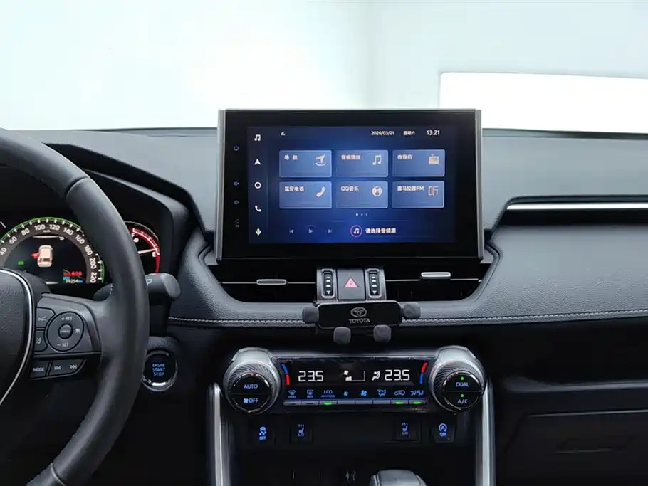 Toyota RAV4 2023 — фото 12