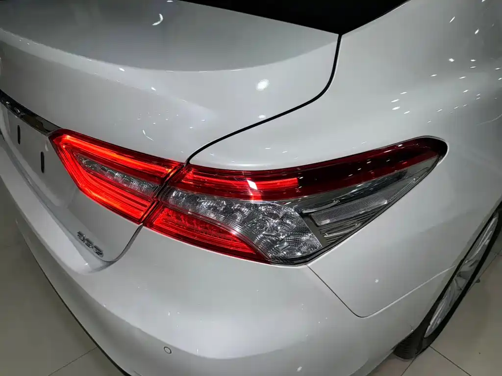 Toyota Camry 2021 — фото 16