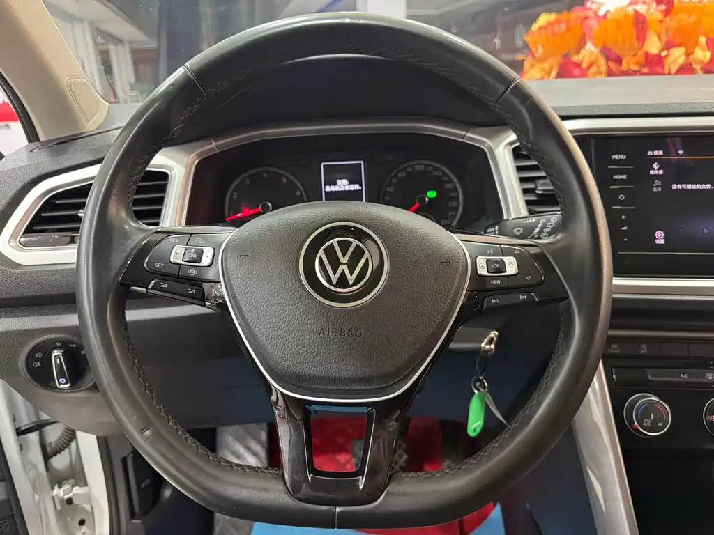 Volkswagen T-Roc 2022 — фото 10