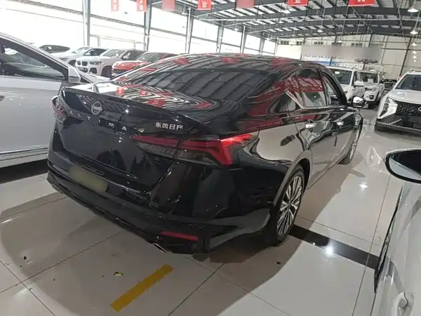 Nissan Teana 2024