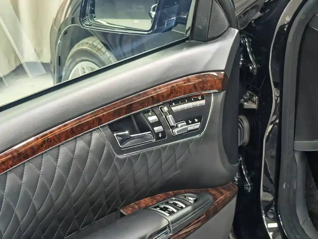 Mercedes-Benz S-Class AMG 2010 — фото 5
