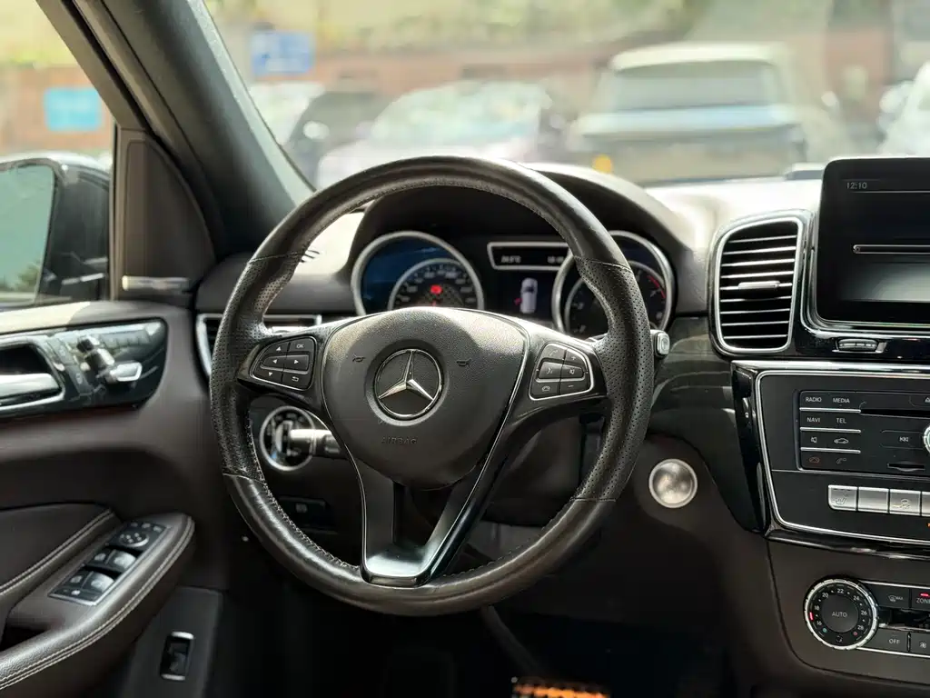 Mercedes-Benz GLE AMG 2018 — фото 18