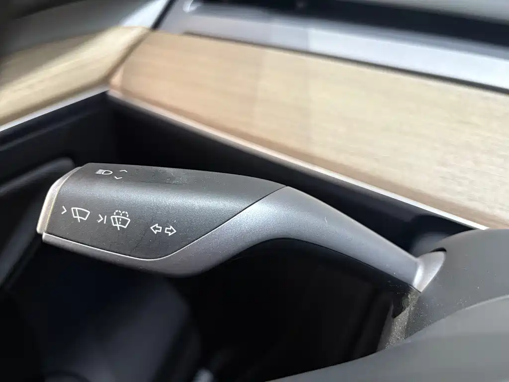Tesla Model Y 2023 — фото 14