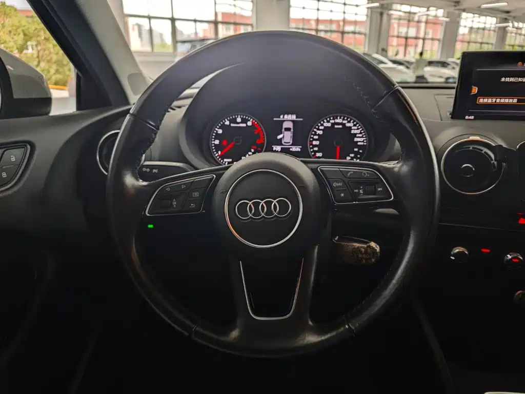 Audi A3 2018 — фото 9