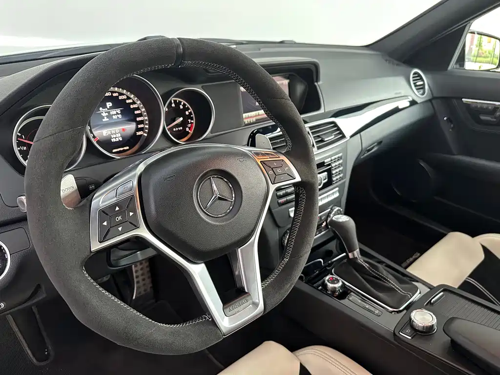 Mercedes-Benz C-Class AMG 2014 — фото 18