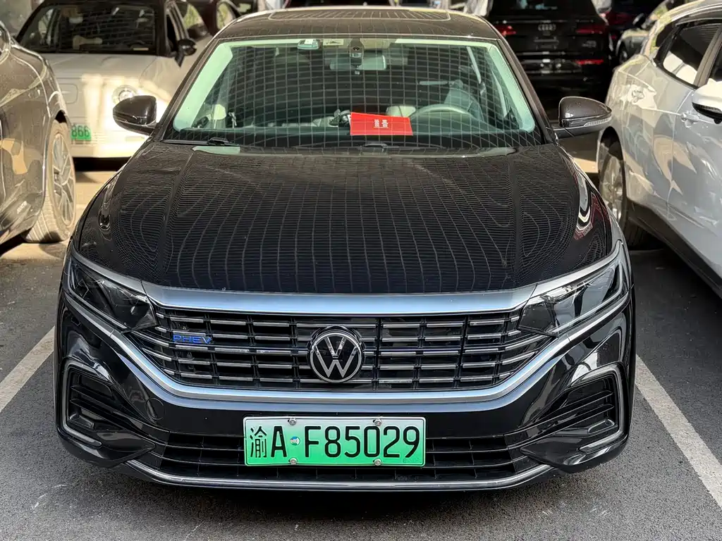 Volkswagen Passat Plug-In Hybrid 2022 — фото 2