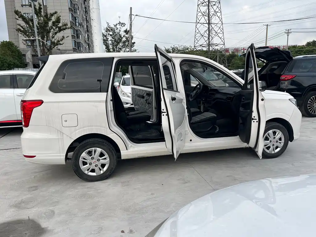 Wuling Hongguang 2021 — фото 12