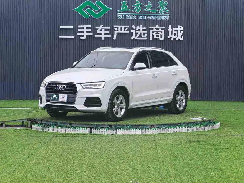 Audi Q3 2017 — фото 1