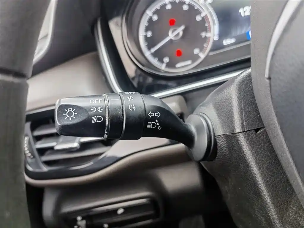 GAC Motor Trumpchi M6 2019 — фото 21