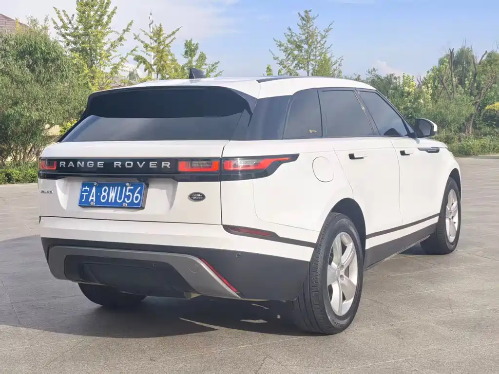 Land Rover Range Rover Velar 2023 — фото 9