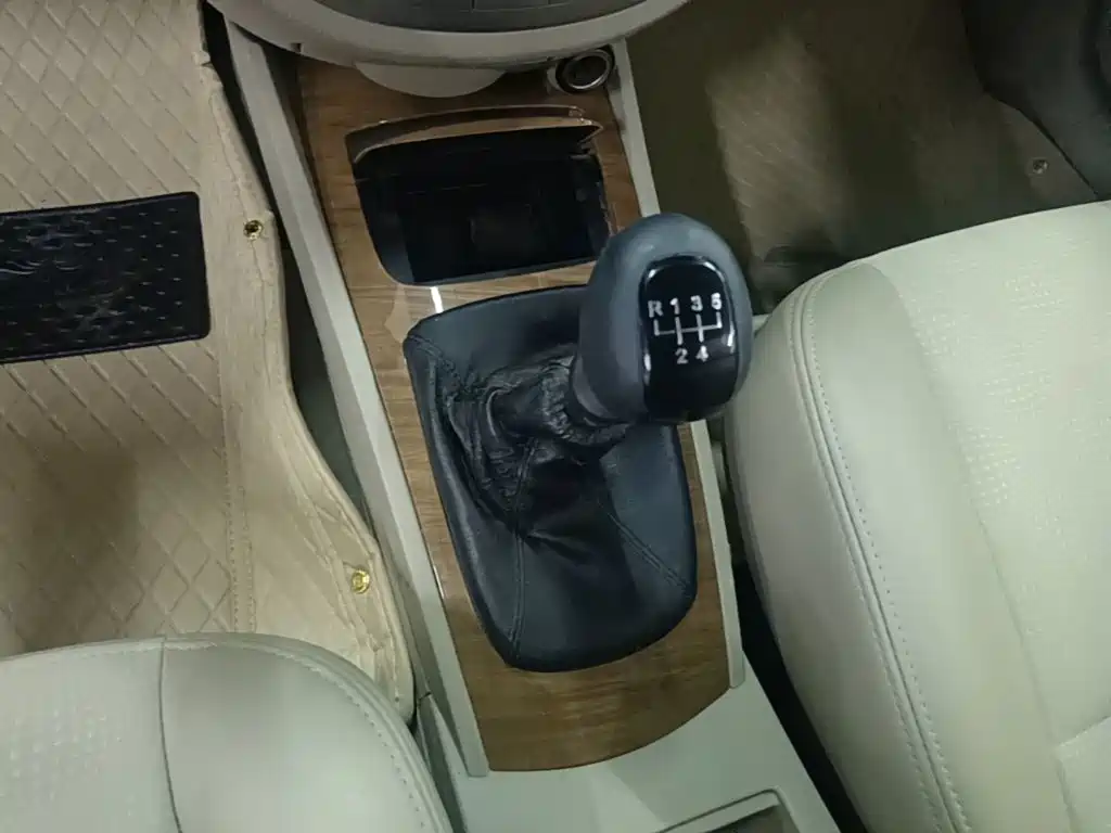 Buick Excelle 2016 — фото 14