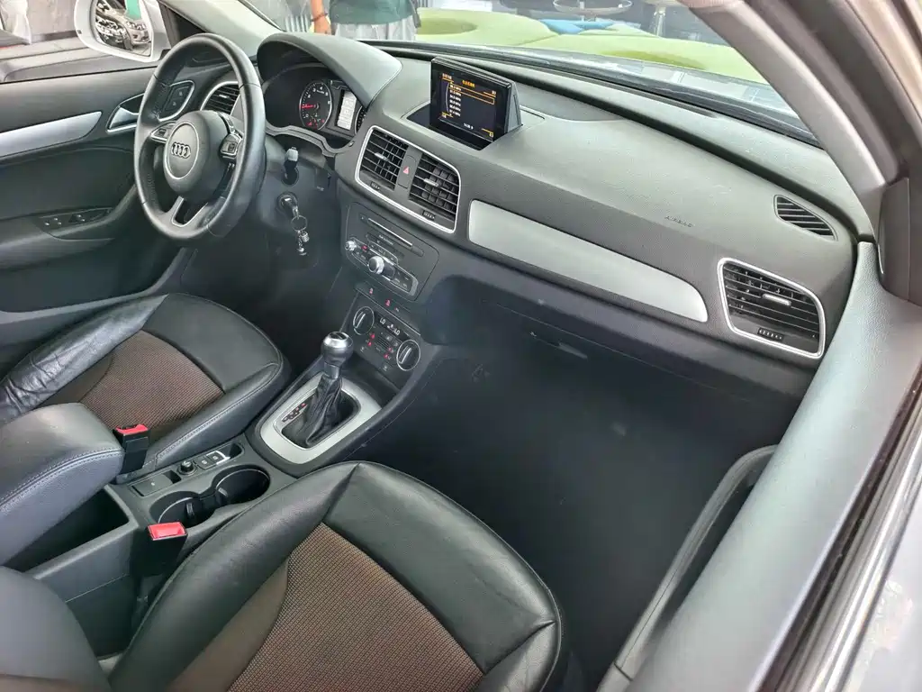 Audi Q3 2017 — фото 12