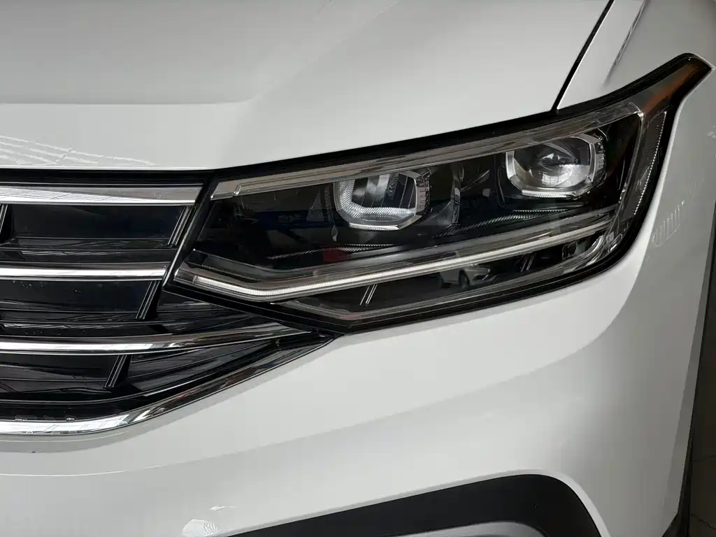 Volkswagen Tiguan L 2022 — фото 13