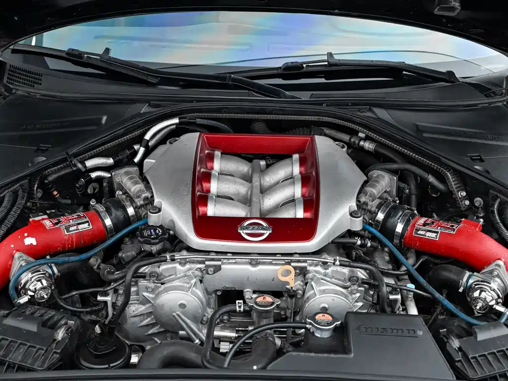 Nissan GT-R 2012 — фото 14