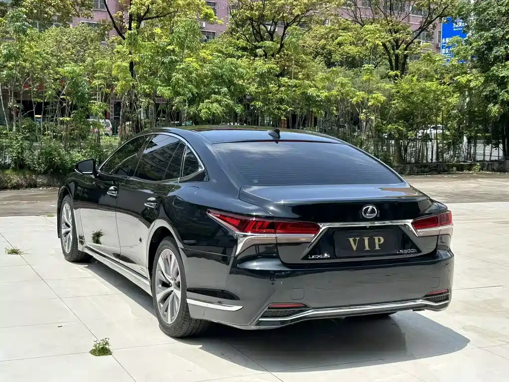 Lexus LS 2020 — фото 9