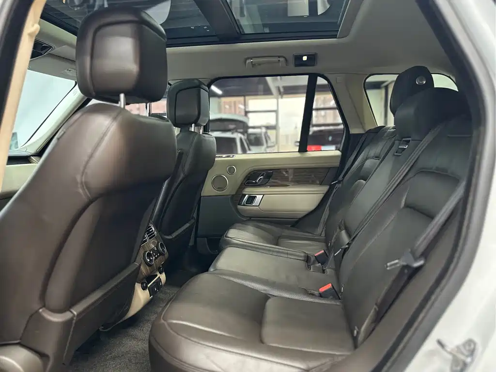 Land Rover Range Rover 2019 — фото 10