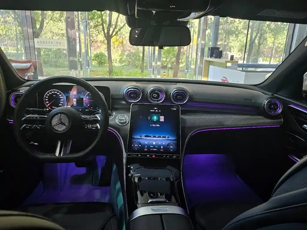 Mercedes-Benz C-Class 2024