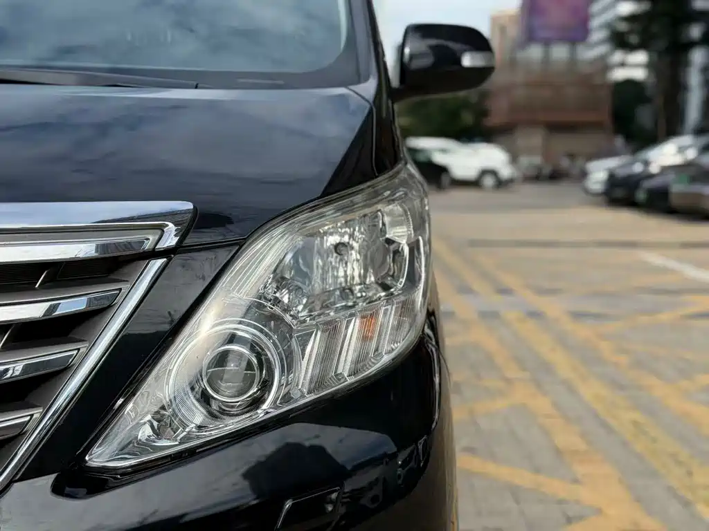 Toyota Alphard 2015 — фото 25