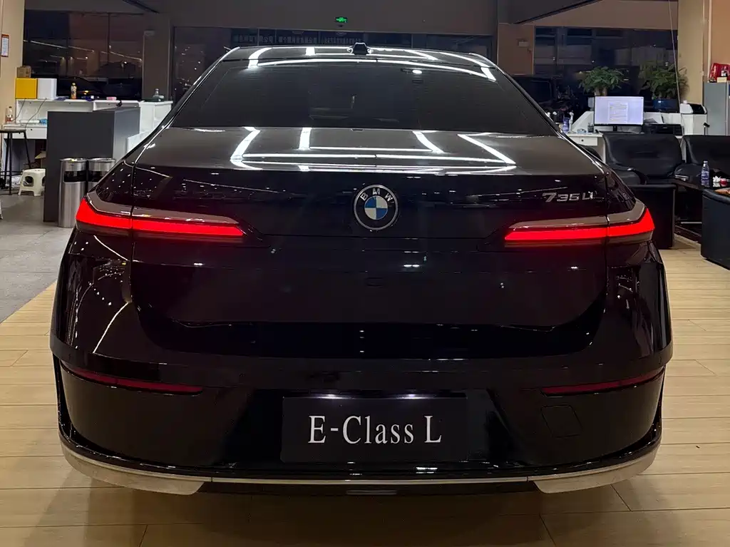BMW 7 Series 2023 — фото 13