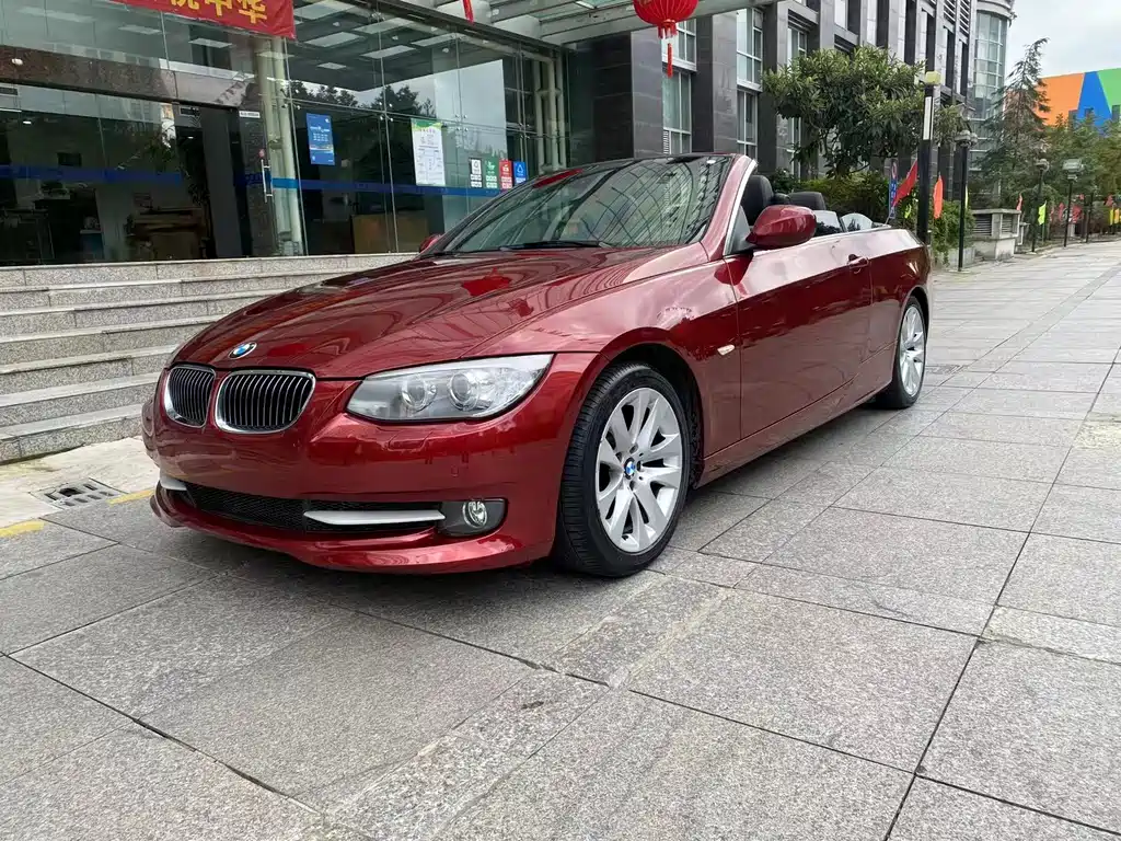 BMW 3 Series 2011 — фото 1