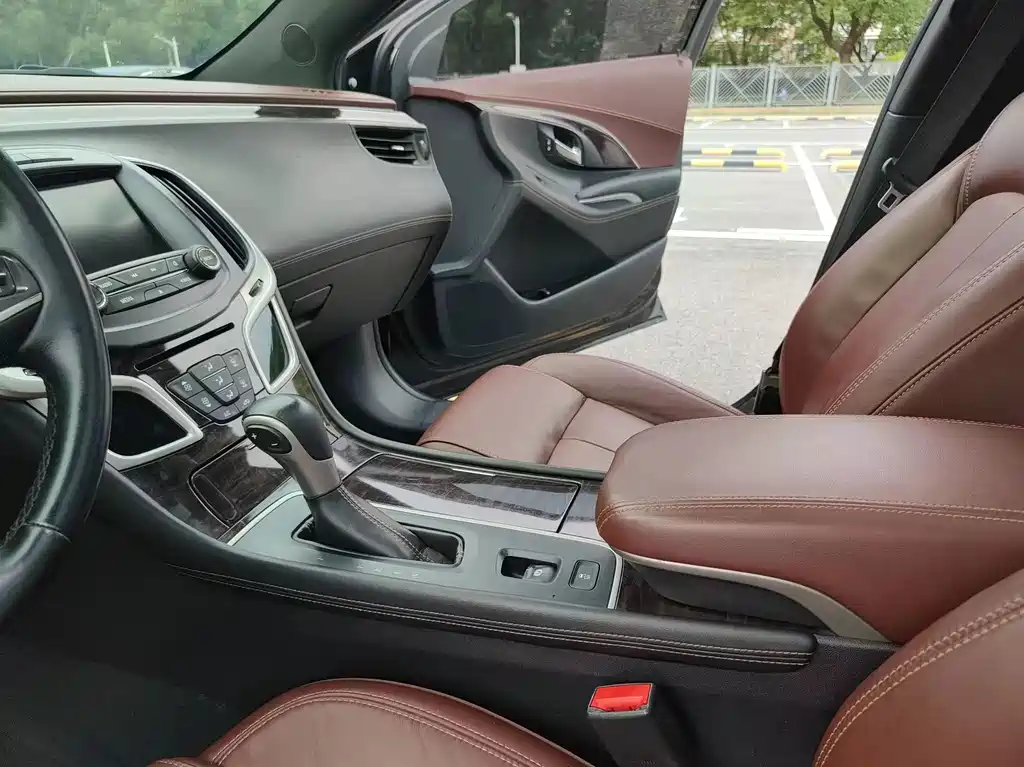 Buick LaCrosse 2015 — фото 13