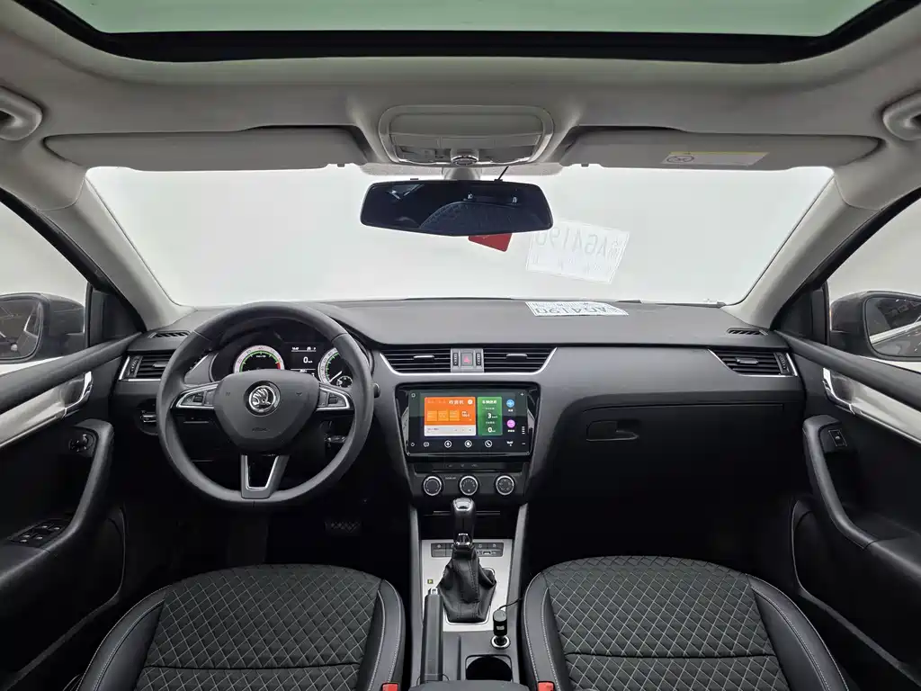 Skoda Octavia 2019 — фото 13